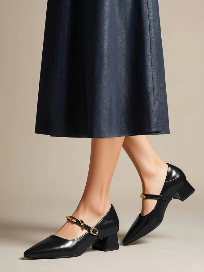 تايك تو Women Embellished Buckle Patent Shoes